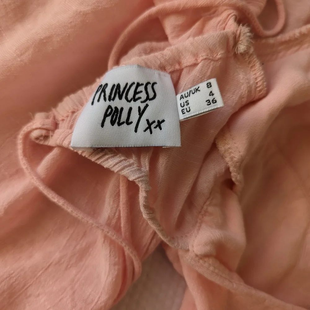 Princess Polly Puffy Sleeved Crop Top with Open Back Size 4.